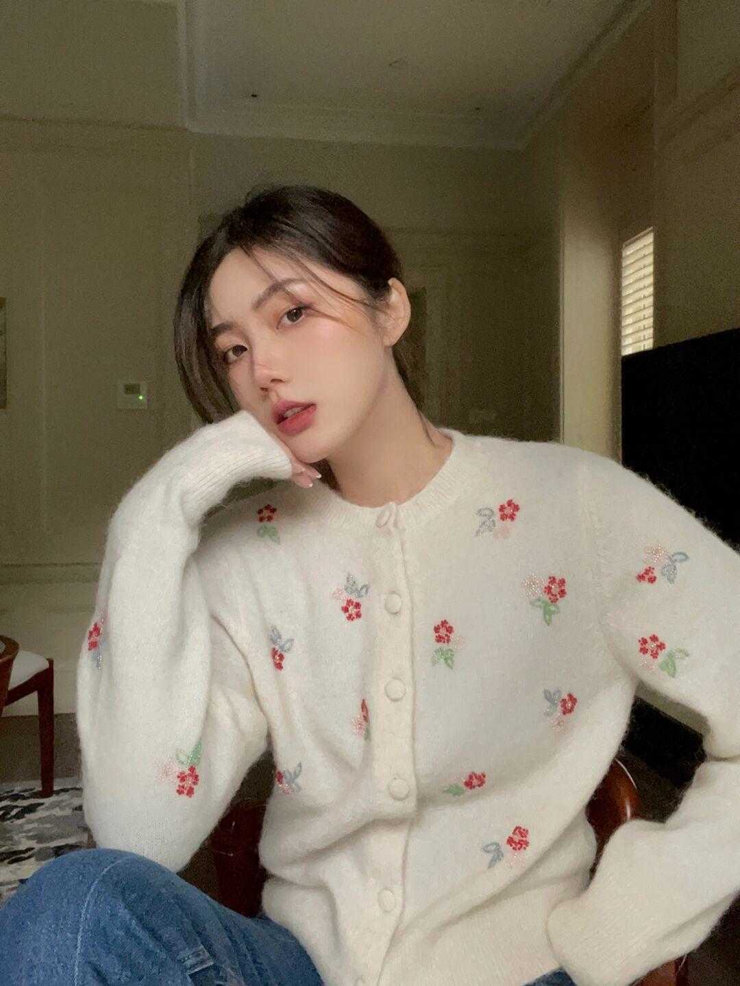 法式 深冬室内穿搭,一定要试一下“轻法式”,甜糯优雅又有少女感