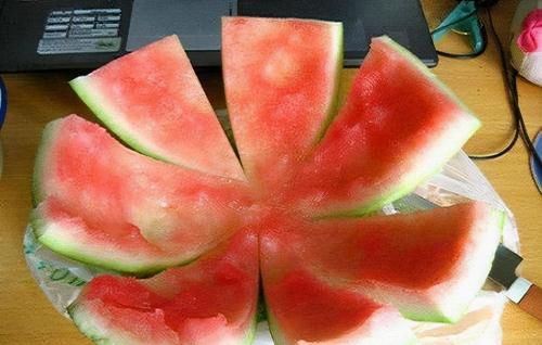 西瓜皮|40岁女性坚持吃3种食物，排毒养颜，延缓衰老，好吃又不贵！