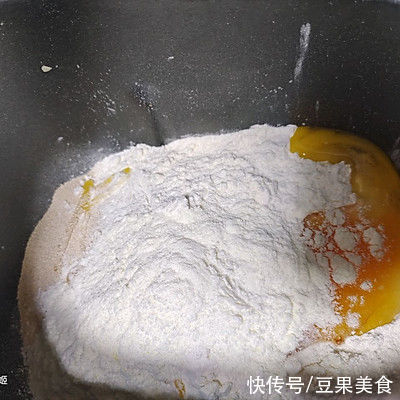 想要吃得健康，还是得吃法式蒜香小餐包