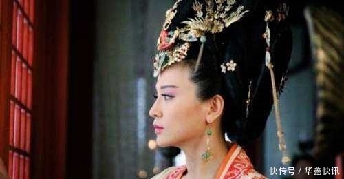 皇宫中发现一枚古铜钱,上面刻着4个字,皇帝一看又怕又恨