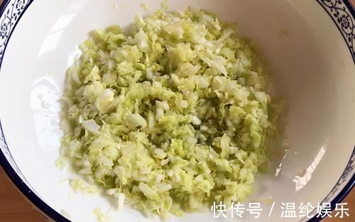 白菜|天凉早餐别将就，做个蔬菜饼，10分钟搞定，轻松解决孩子的早餐