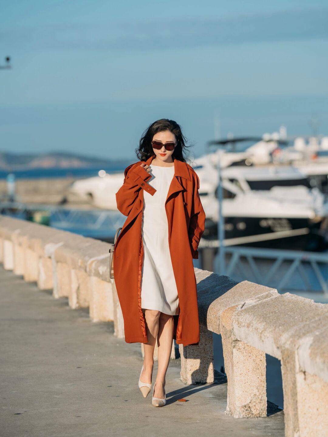 黄黑皮 气质女人穿衣要讲究,看看这些简约高级的“大衣”穿搭,保暖时髦