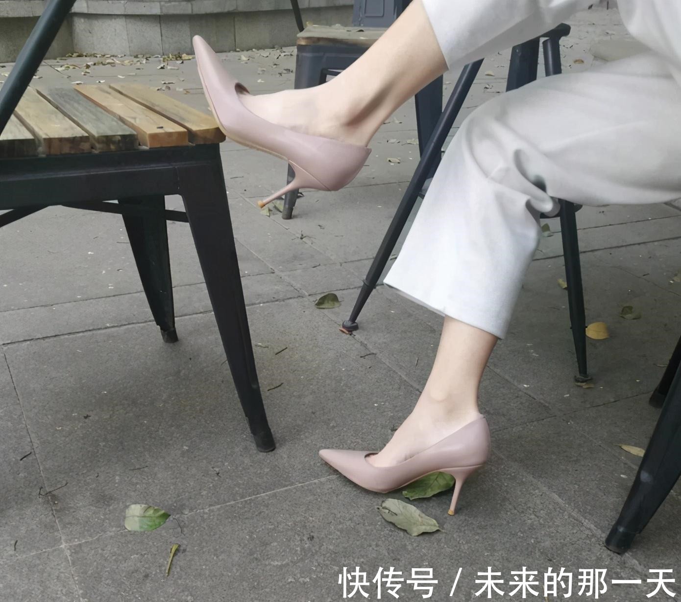 淡紫色 经典就是经典,可能不如流星般耀眼夺目,却有一种沉稳内敛的气质