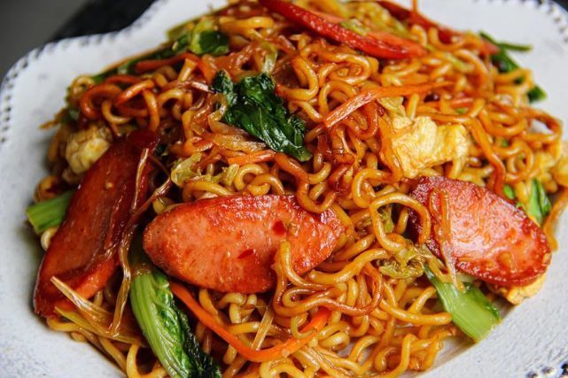 都说没有吃过炒方便面的人生是不完整