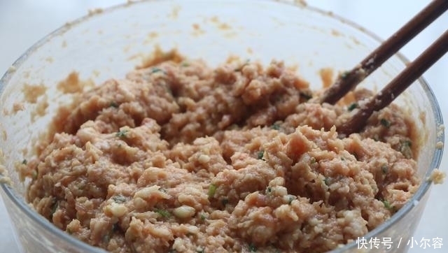 莲藕|每年中秋必做的一道菜,蒸一蒸颜值高上档次,上桌汤汁都不剩!香