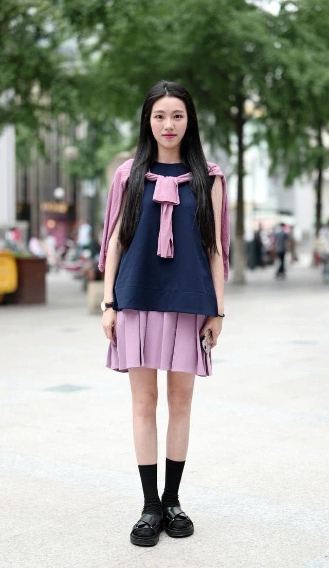 大长腿|街拍:秀美多姿成熟的美女,穿衣不尴尬性感不失清纯很漂亮!