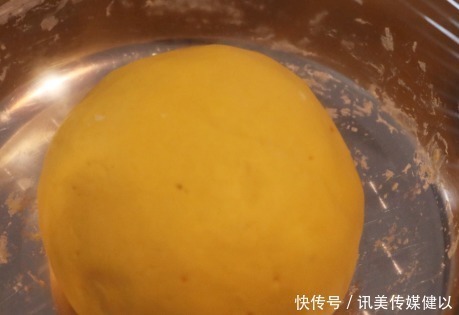南瓜|做南瓜馒头时,注意3个小细节,出锅馒头个个松软,又不失嚼劲