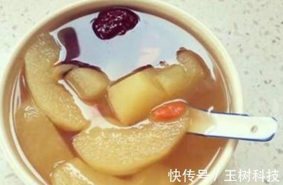 多喝|70岁老太保养秘诀：多喝苹果水不到2个月，会有3个好处“找上门”