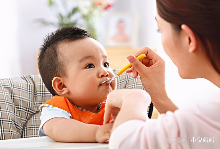 宝妈|幼儿园能吃2大碗，回家就到处追着喂饭，宝妈突袭幼儿园后明白了