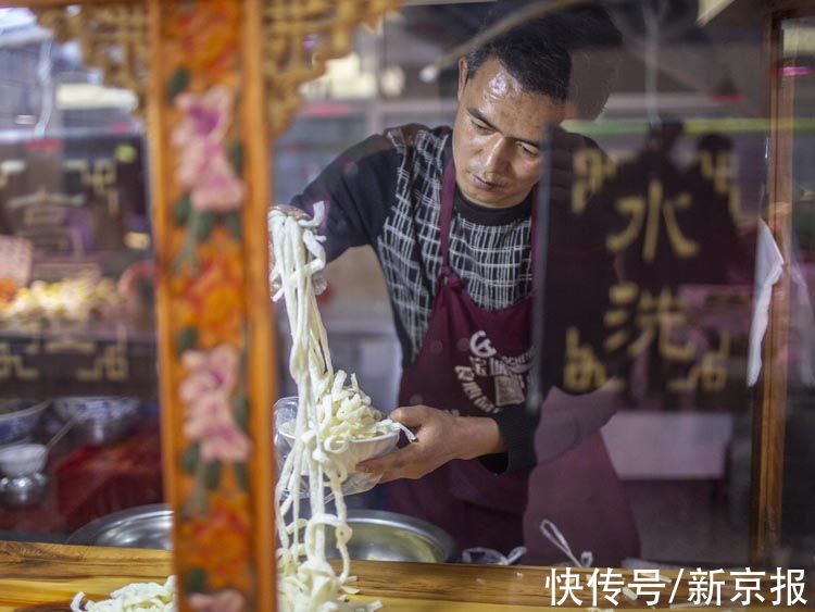 小花|捐千份酿皮的兰州小哥，希望妻子手术后重拾自信