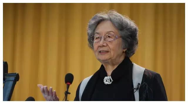 台大中文系#比林徽因高雅,比张爱玲有才,她被称为中国最美的女先生