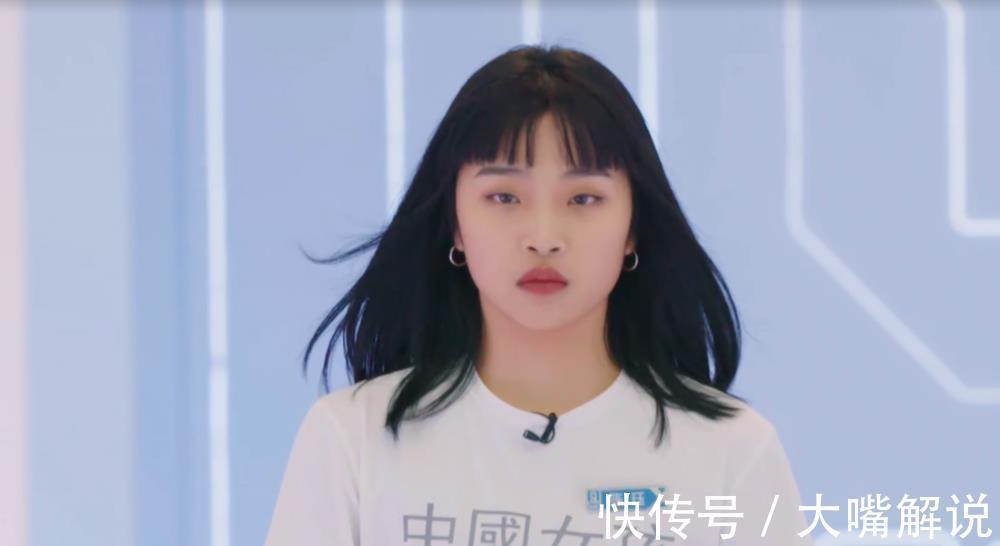 陈钰|蔡徐坤遇见和自己同年同月同日生的女孩，反而被女孩回复笑到了
