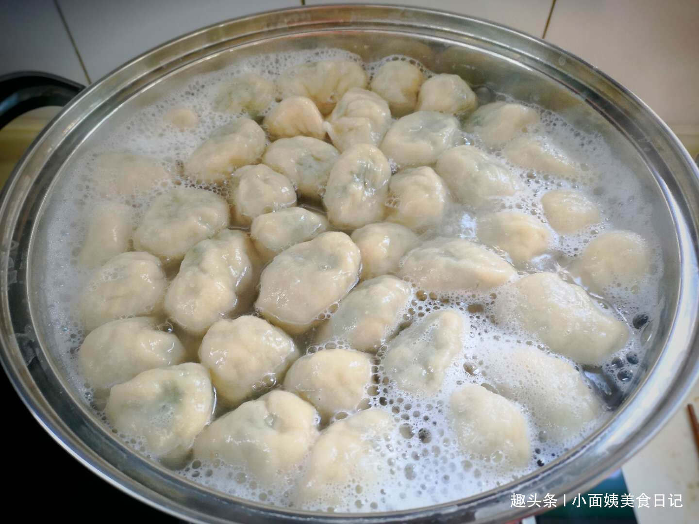 荠荠菜调饺子馅容易干怎么办加入一些它，细嫩爽口，味道翻几倍