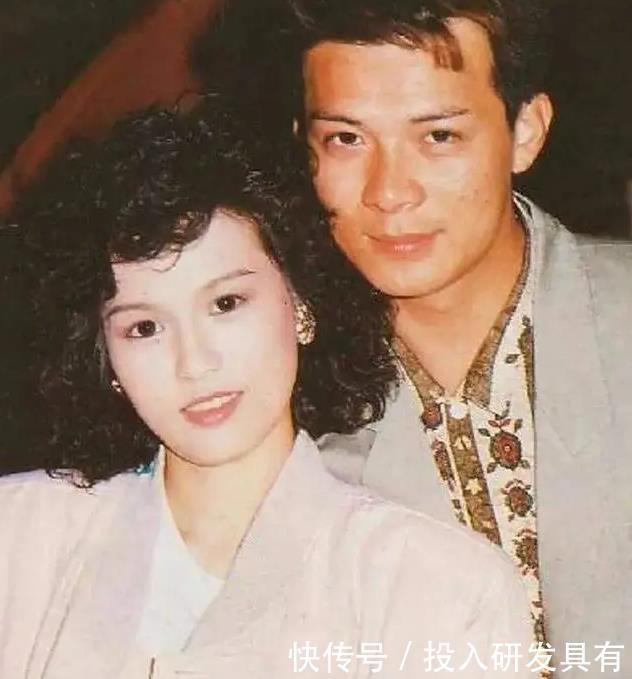 版本的乔峰|83版的乔峰为什么总戴帽子?黄日华摘下帽子后,网友笑出猪叫声