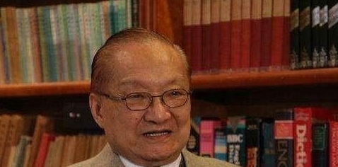 龙碧霞!读者不满意女主角的名字,金庸大笔一挥将其删掉,却造就绝世经典