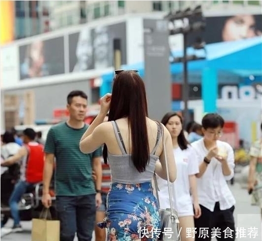 清新|街拍性感美女穿搭得体,清新靓丽,走在街头真是一道风景线