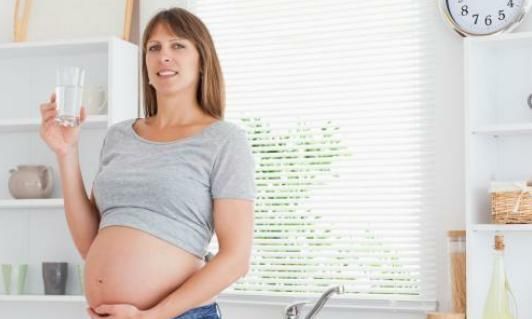 孕妇|喝水也会影响胎儿?医生:孕妇必须避免这两种错误的饮酒习惯