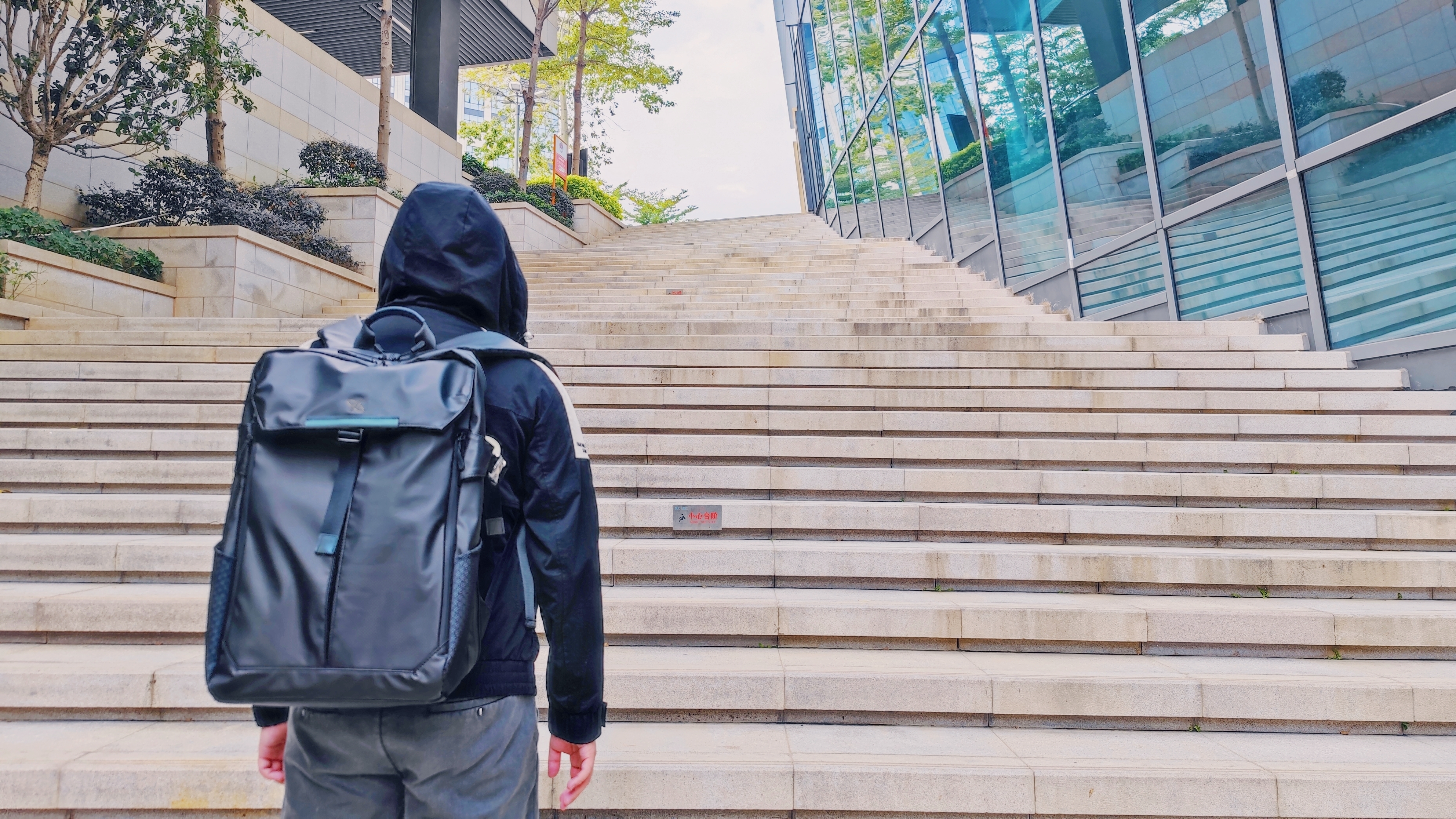 行星 告别2021,光影行星宙斯双肩包体验,2022我将背上它展开全新冒险