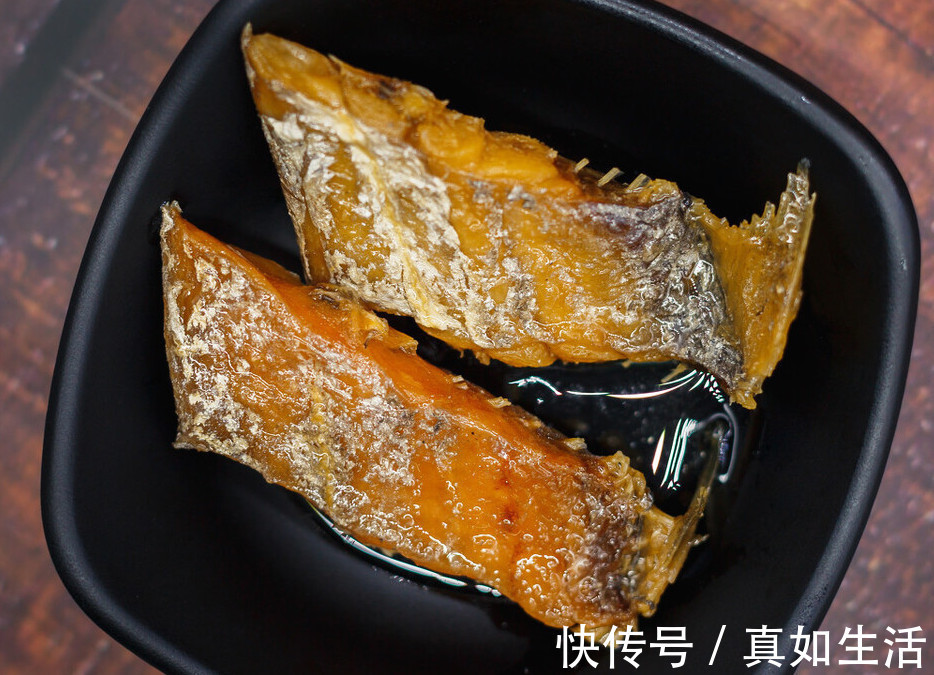 个头|过年买带鱼,别只看个头大小,如果遇到下面4种,再便宜也不能要