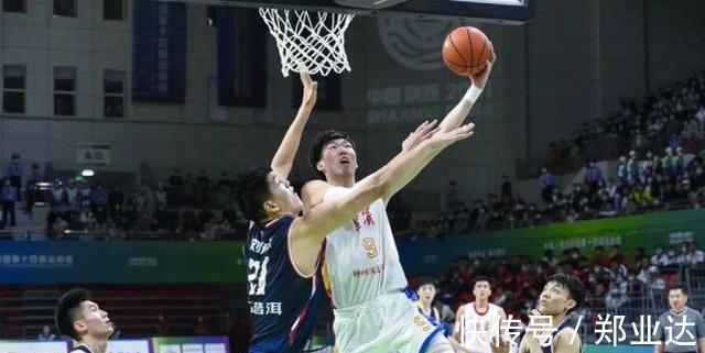 杜锋|周琦拉出空间,让郭艾伦突破,杨鸣的“空城计”让杜锋无计可施