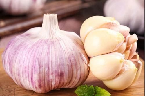 浓茶|高血压患者能吃大蒜吗？提醒：若想稳控血压，6种素食不要碰