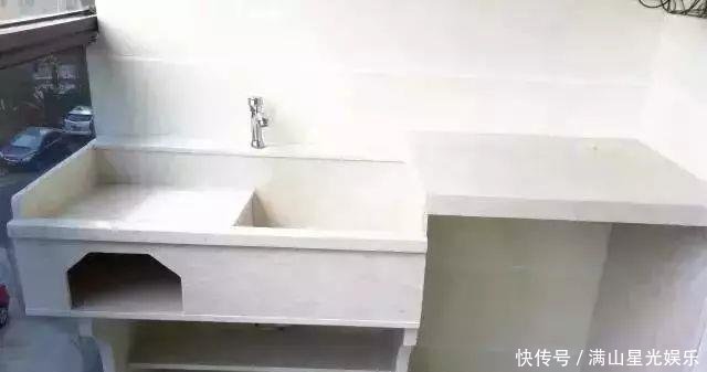 同样是一个阳台,别人家的阳台这样装,真是漂亮又实用