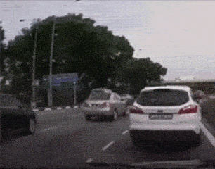 搞笑|搞笑GIF:第一次见这样变道的