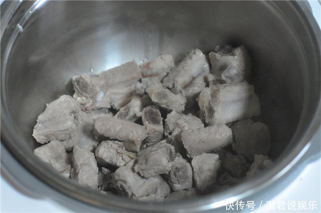 人称它“女人菜”，缺点就是有点贵！炖墨鱼！女人别舍不得