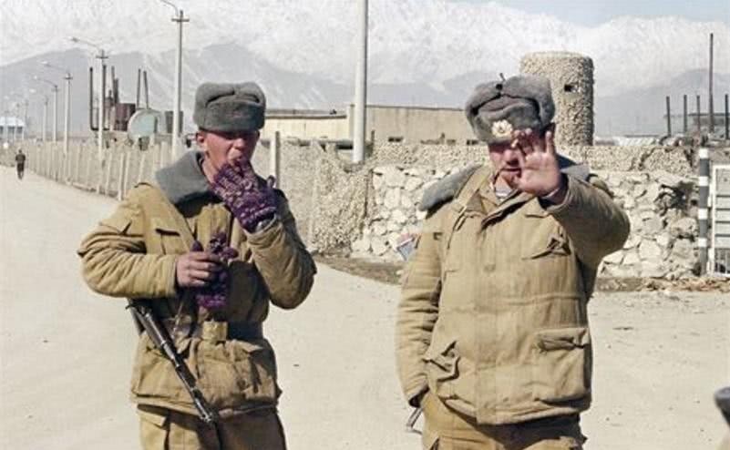 到底|80年代苏联拥有430万大军,但兵力仍严重不足,到底需要多少才算合适?