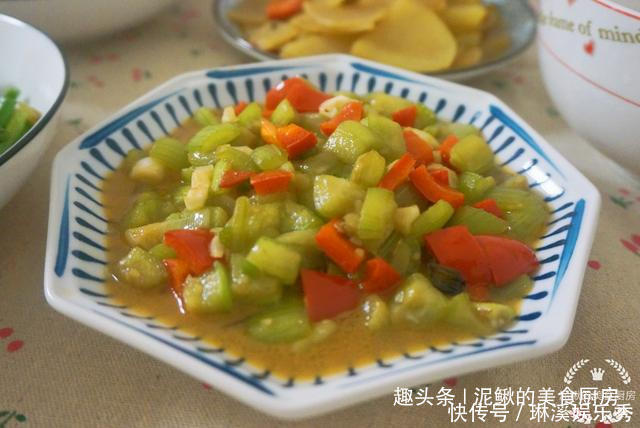 蒜薹|一家三口的晚餐,半小时做好,虽然素了点,健康营养,适合夏天吃