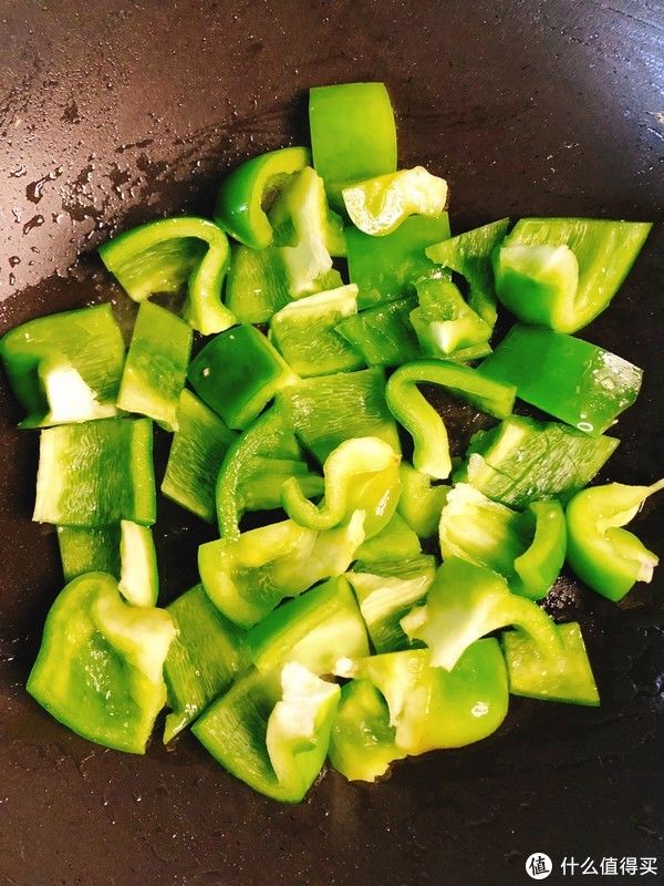 五分钟零失败！超好吃家常青椒火腿炒鸡蛋