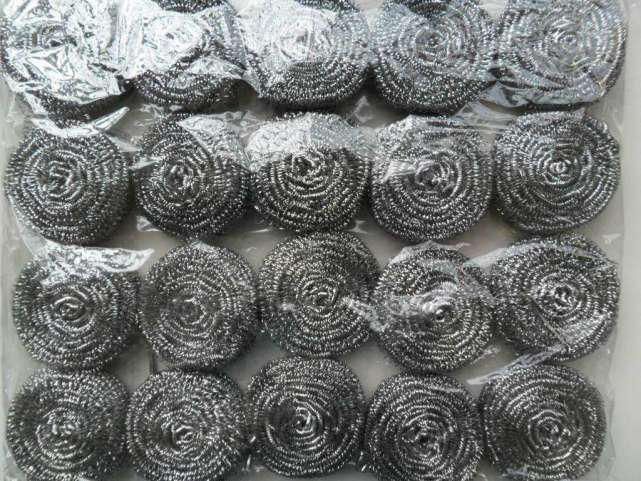 灶台用久了全是油污,每次清理都很费劲,教你简单方法就解决