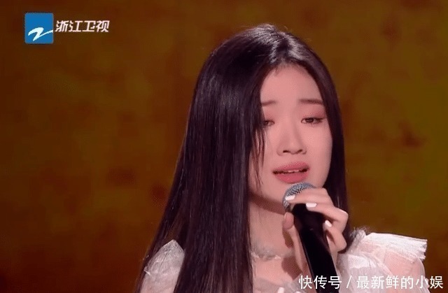 失誤|中國好聲音單依純演唱現場失誤，專業評審票數為何仍然這么高