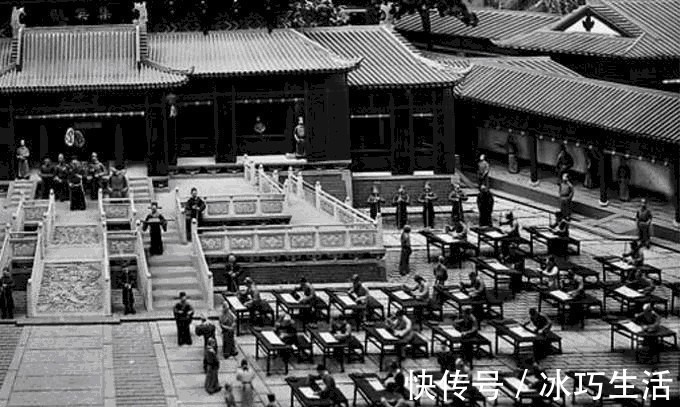 行医!少年中秀才,三次科考却落榜,转行后写本书风靡世界