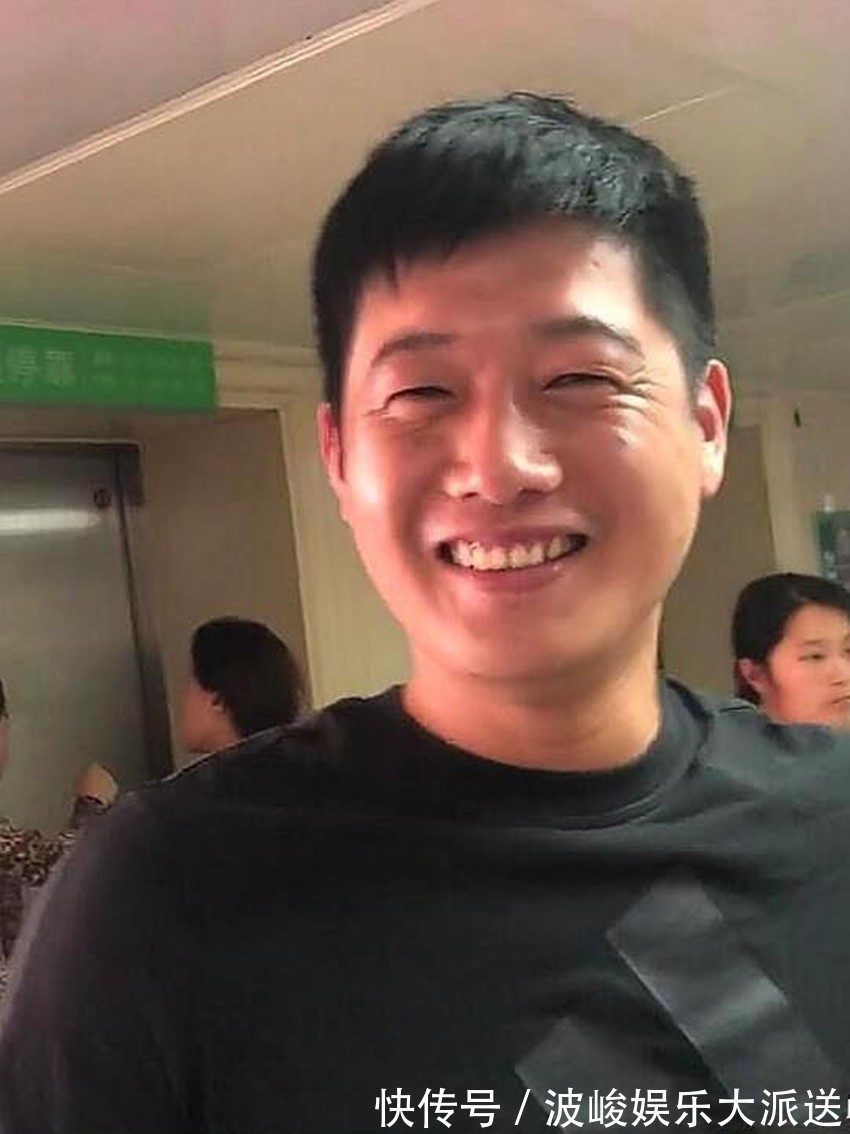 表情|二胎盼女儿,结果又生了个儿子,几位宝爸的表情挺现实