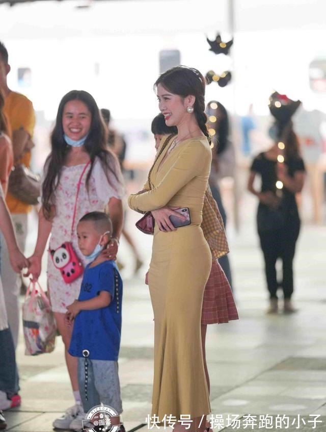 包臀裙 超时髦的包臀裙穿搭,提升气质和身形美,笑容甜美!