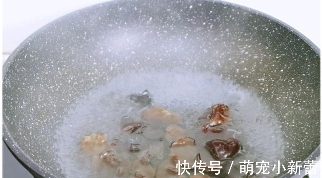 此菜万万不能隔夜吃，吃一次比吸烟的危害大，不懂就吃亏大了