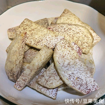 猪皮|这道芋头扣肉?年夜菜（必备大菜），每天吃都吃不够