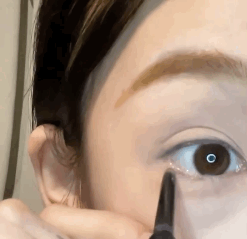 脸型|这些爆火的“美妆趋势”，你是真的觉得好看？还是被成功洗脑了？