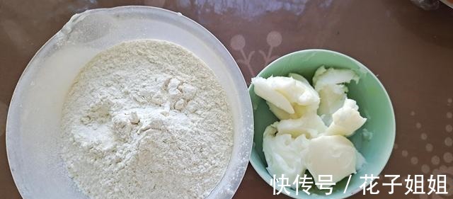 蛋黄酥|自制蛋黄酥的做法,层层酥脆口感好,中秋节送亲友有面子!