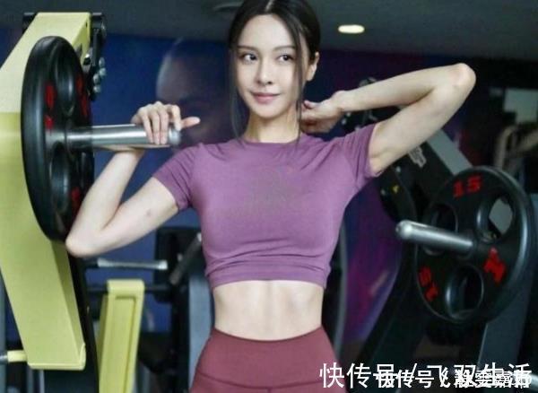 学员|健身女私教身材火辣、颜值爆棚,男学员趋之若鹜,坦言每天都深蹲