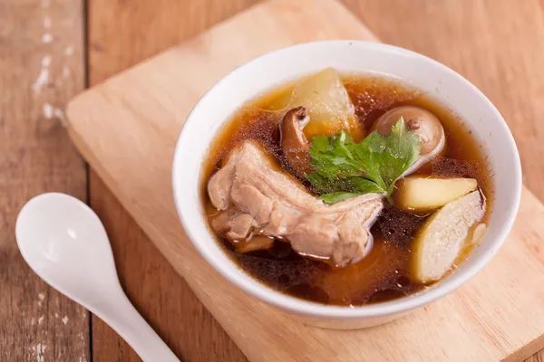 老火汤|病是养出来的!5个养生“好习惯”,伤了肝肾、毁了腰骨!不想身体垮掉,今天就改