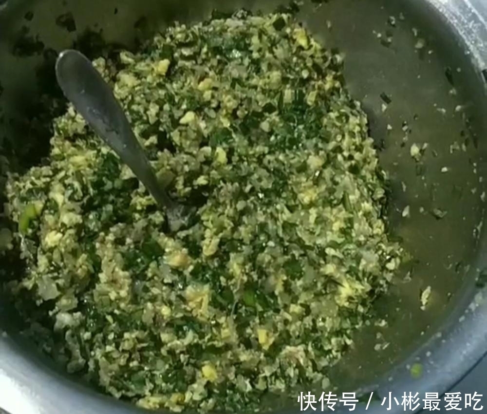 味道很难闻,却有很多人采摘,用来包饺子是一绝,见到可别错过