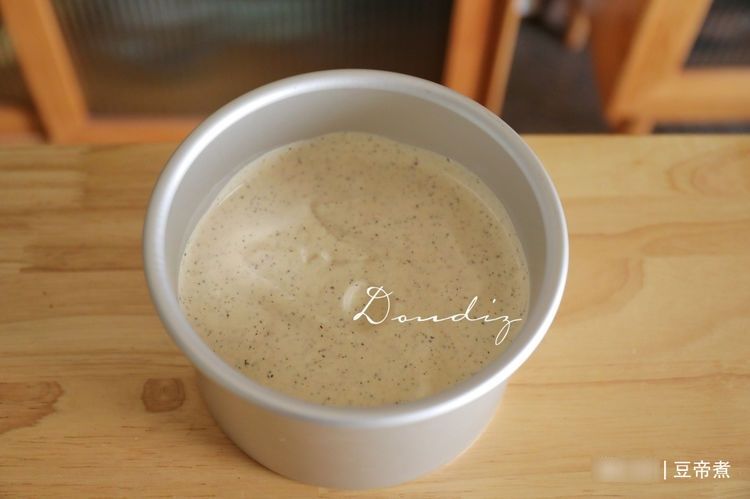 周末，给自己做个下午茶点心，红茶味小蛋糕味道真香