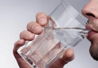 时间段|专家说:白开水是免费的“长寿药”,但此2个时间段最好不要喝