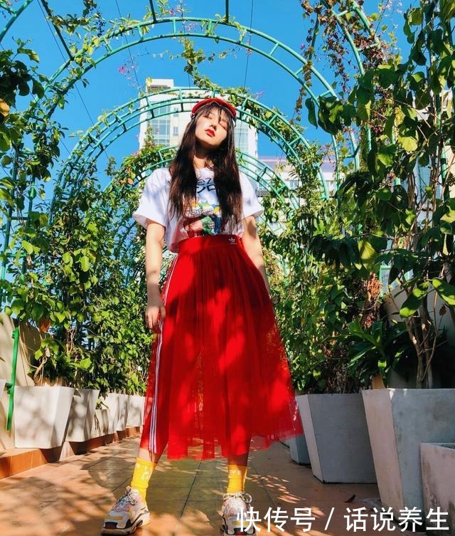 少女|“漫画少女”程潇好绝,迷雾蓝发色配双马尾,女生看了都心动!