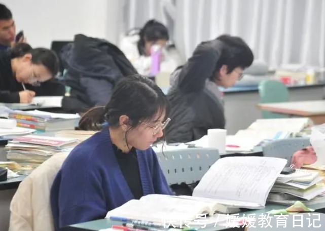 学生们|考研笔试成绩未出，“调剂通道”竟先开启，这就准备“抢人”了？