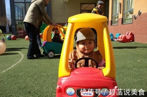 老同学|孩子''不合群''，源于家长这些错误教育方式，家长用这3招来纠正