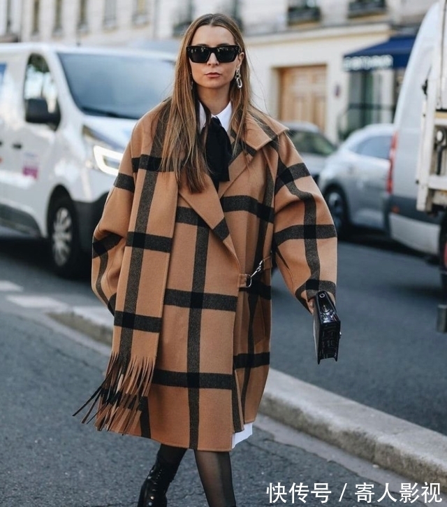 皮毛 冬天的高级感,一件大衣就够了