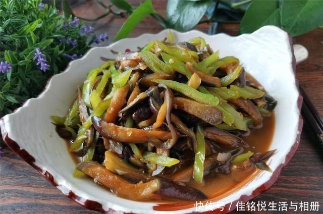 茄子|茄子和这个食材是绝配,做法少油更健康,好吃入味更下饭